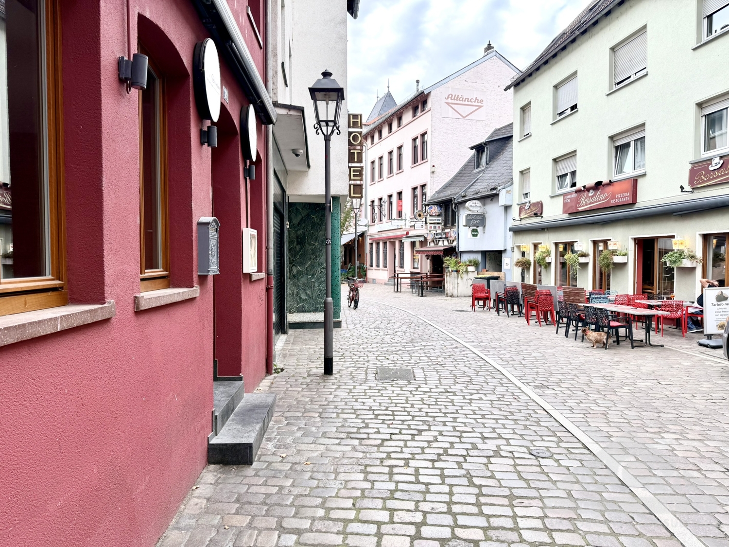 Strasse rechts