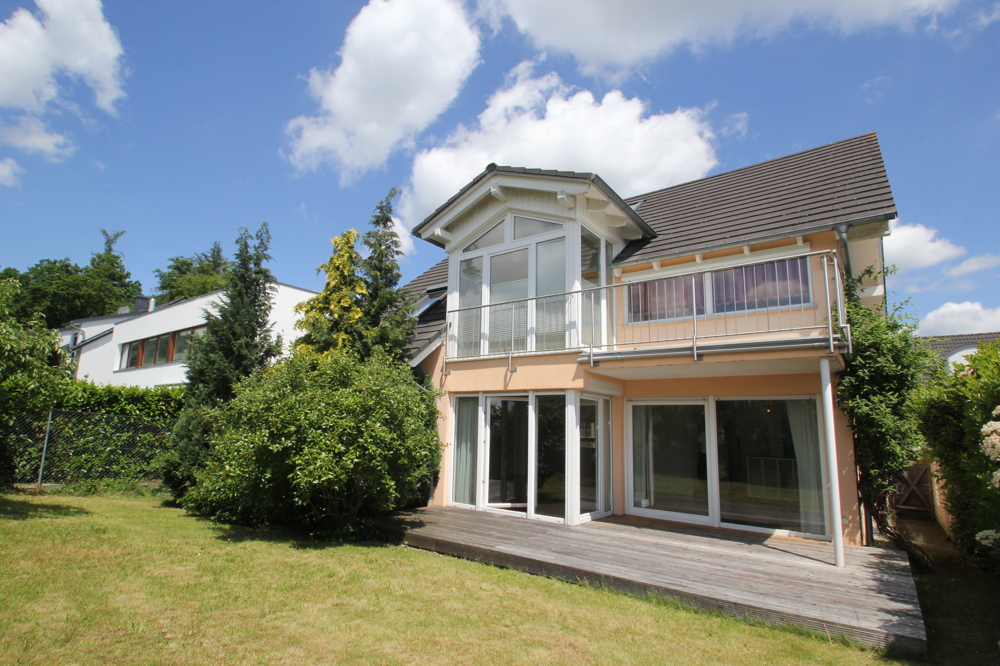 Hausansicht Garten