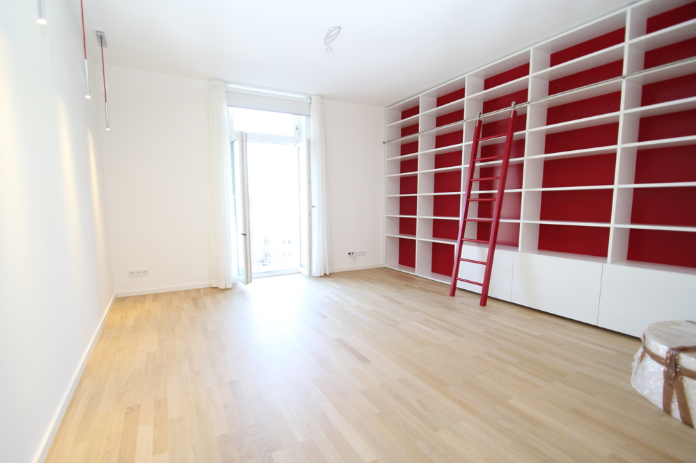 2. Schlafzimmer mit Balkon